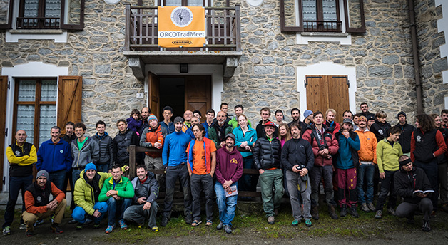 48 klättrare från näst intill hela världen hade samlats för att uppleva och dela tjusningen med traditionellt säkrad klättring. Foto: Tove Bokrantz