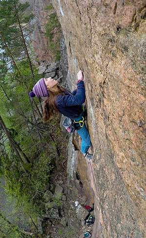 Kajsa Rosén gör flashen av Mr Magister (8a). Foto: Stefan Ösund
