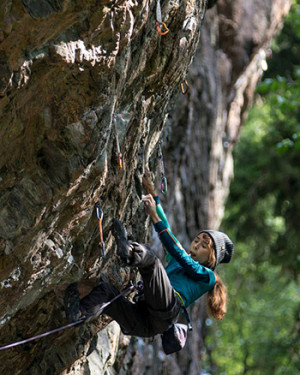 Kajsa Rosén på Breaking into heaven (8b+). Foto: Stefan Ösund