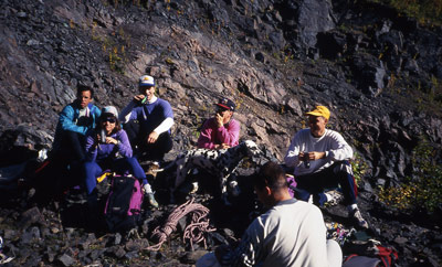 K3 hade en liten kamraträddningskurs tillsammans med Dick Johansson i början av 90-talet. Personerna pÂ bilden: Kevin Edwards, Mats-Ola Finn, Stefan Olsson, Hans Inga, Staffan Stålnacke och Pia Johansson. Fotograf: Peter Öhman